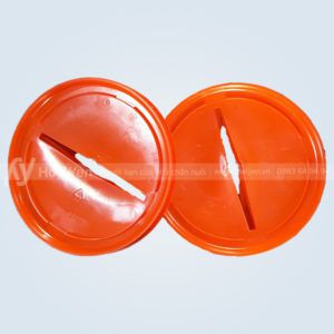 nắp đậy máng ăn cho gà